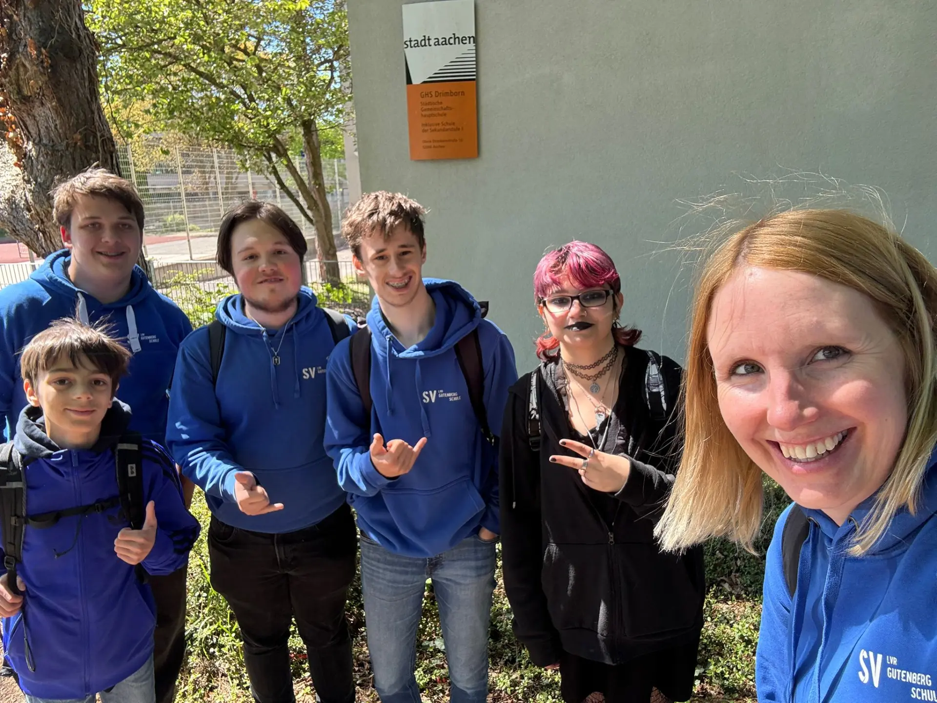 Die SV-Schüler mit der Vertrauenlehrerin